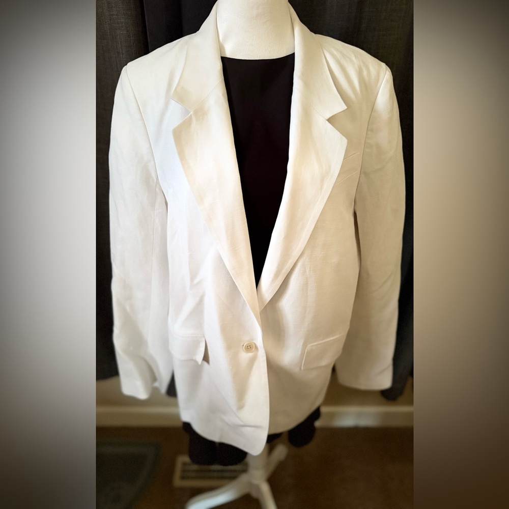 Wilfred - White Blazer